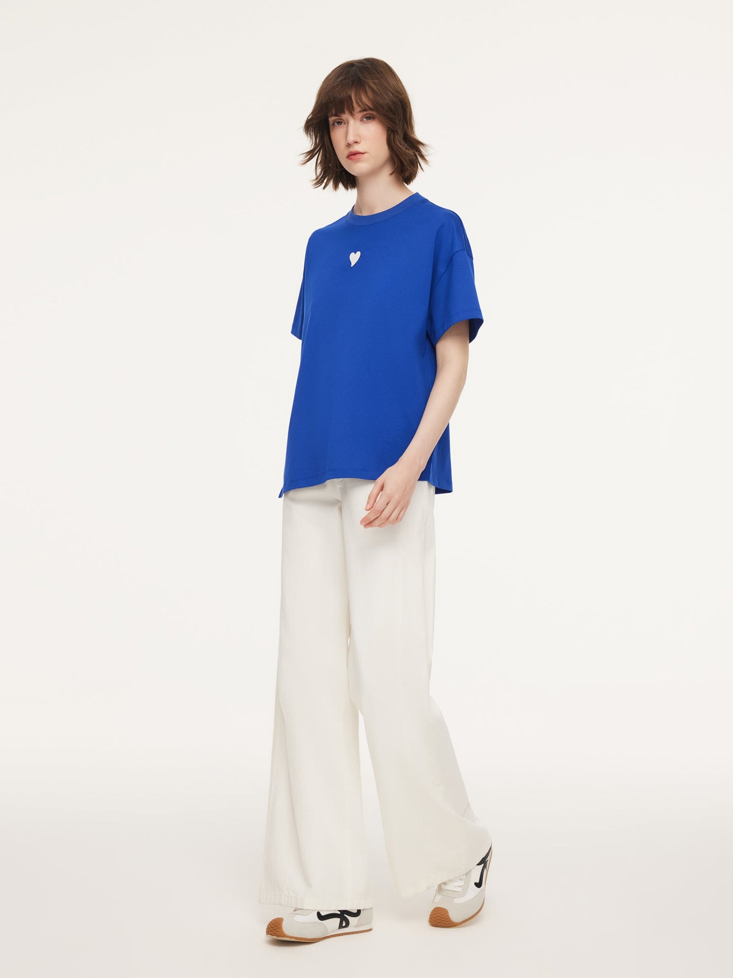Asymmetrical Hem Heart Decorated Women T-Shirt