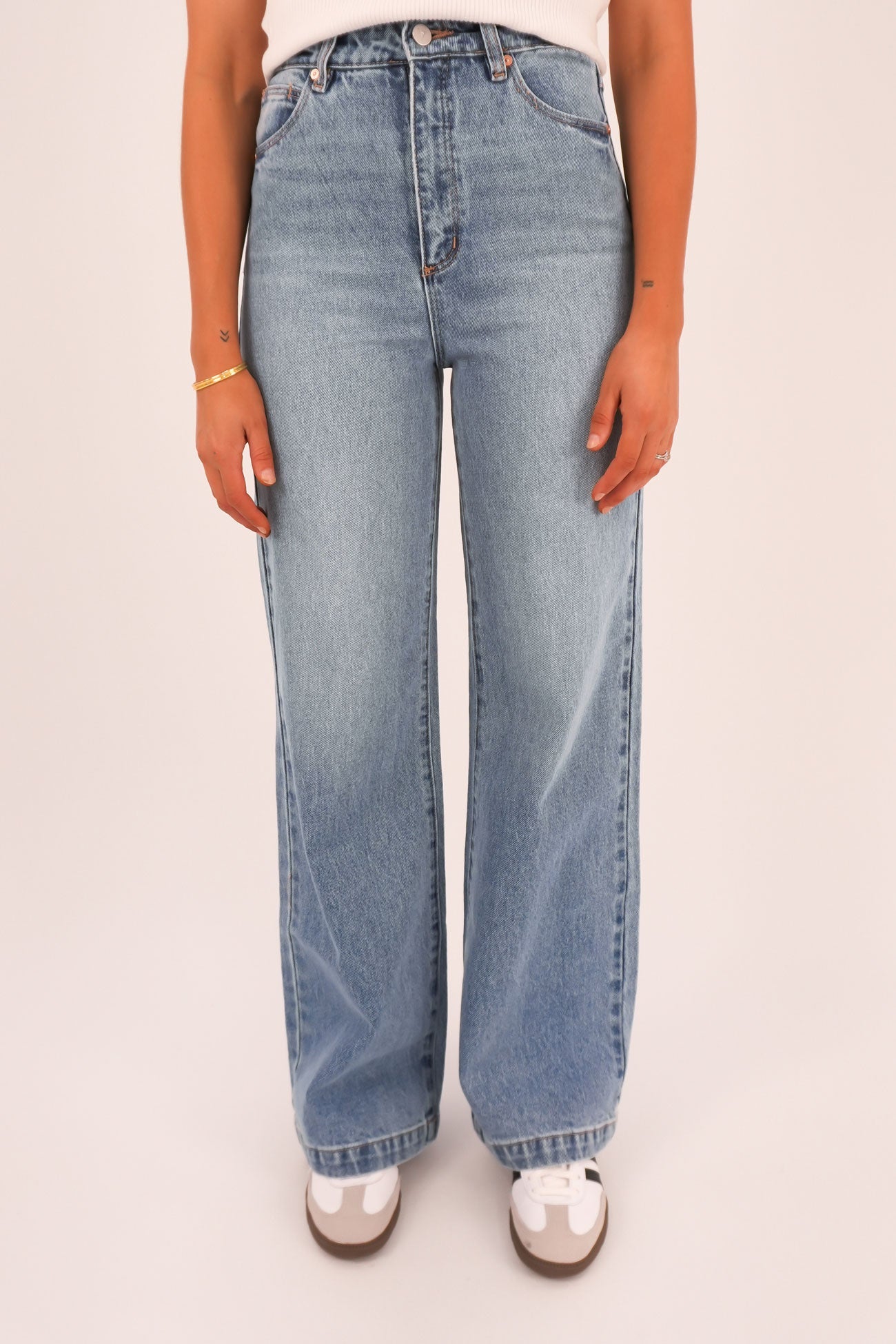 A 94 High & Wide Jean