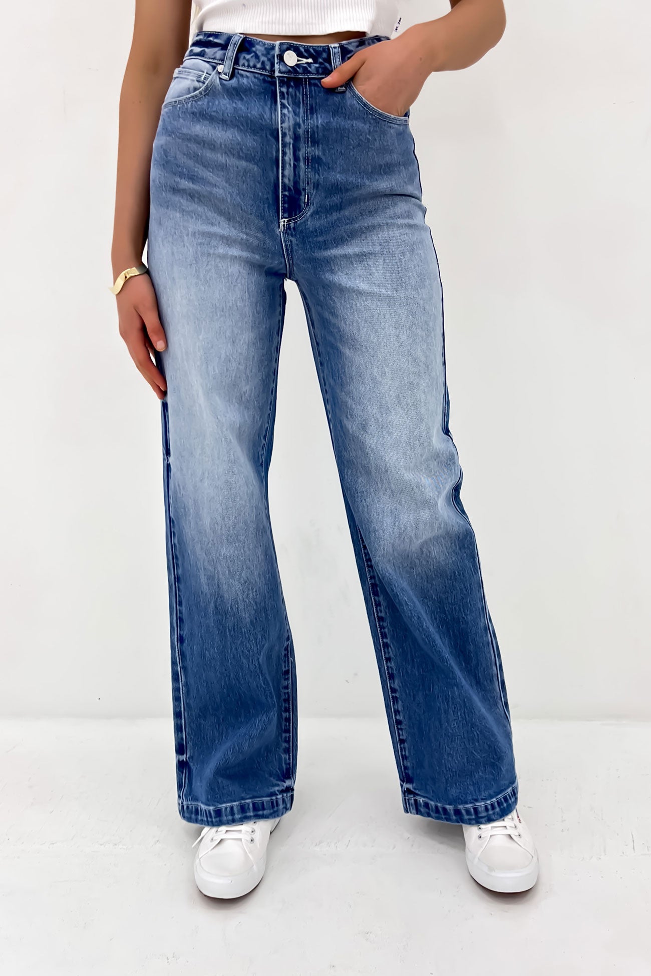 A 94 High & Wide Jean Vesta
