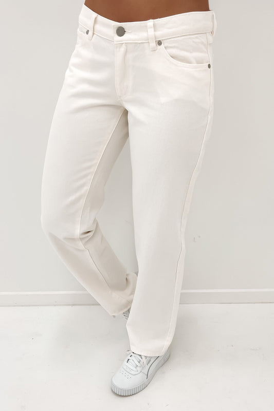 A 99 Low Straight Jean Washed White