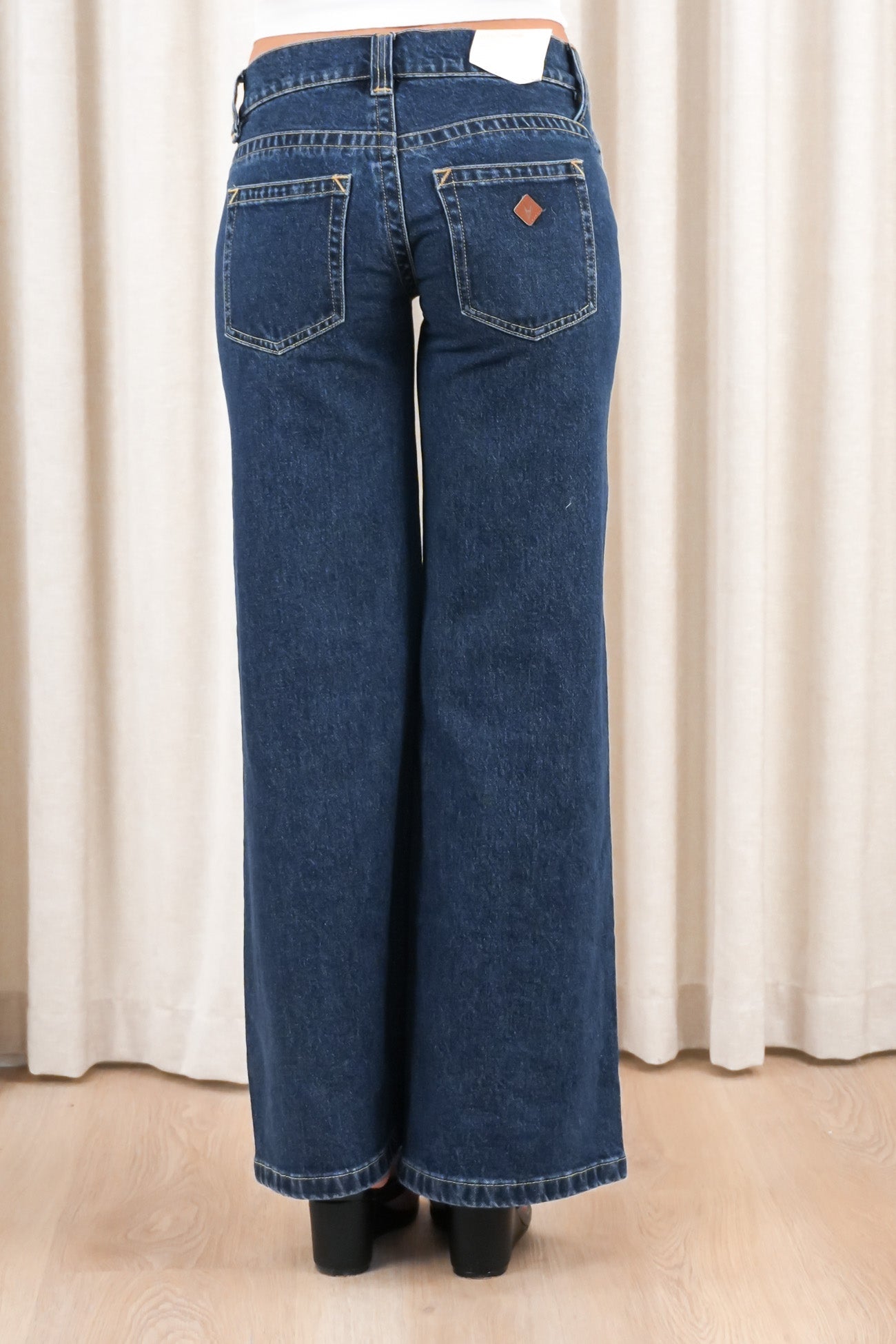 A 00 Super Low & Wide Jean Tara