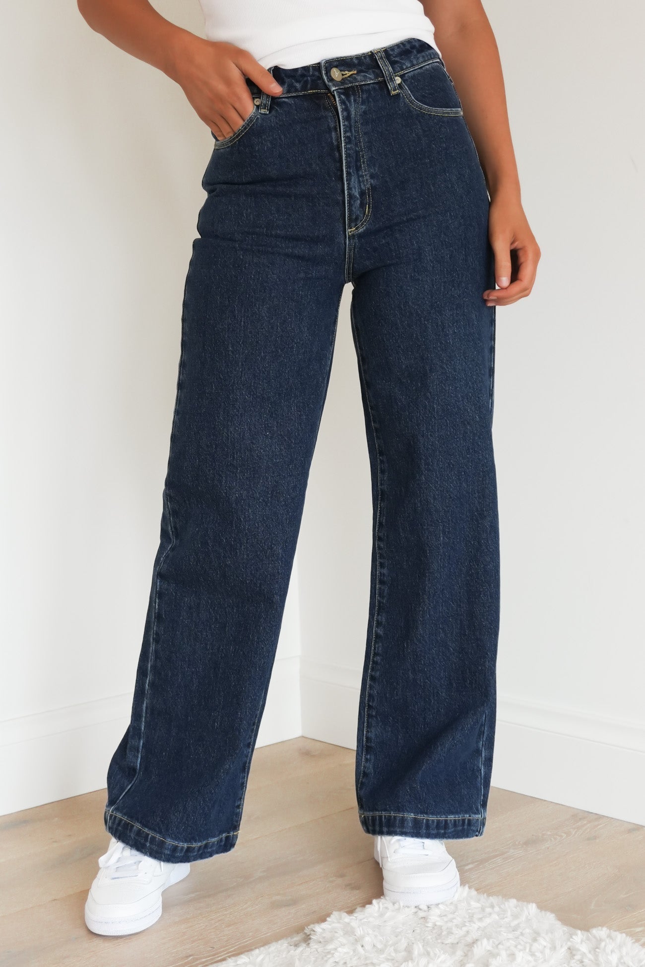 A 94 High & Wide Petite Jean Tara