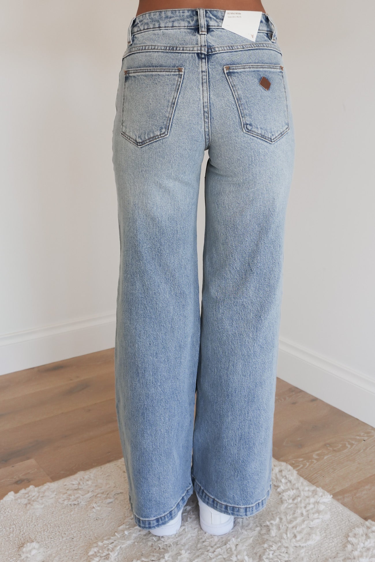 A 95 Mid & Wide Jean Stevie