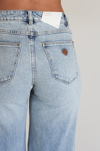 A 95 Mid & Wide Jean Stevie