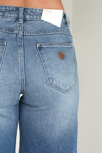 A 95 Mid & Wide Jean Tamara