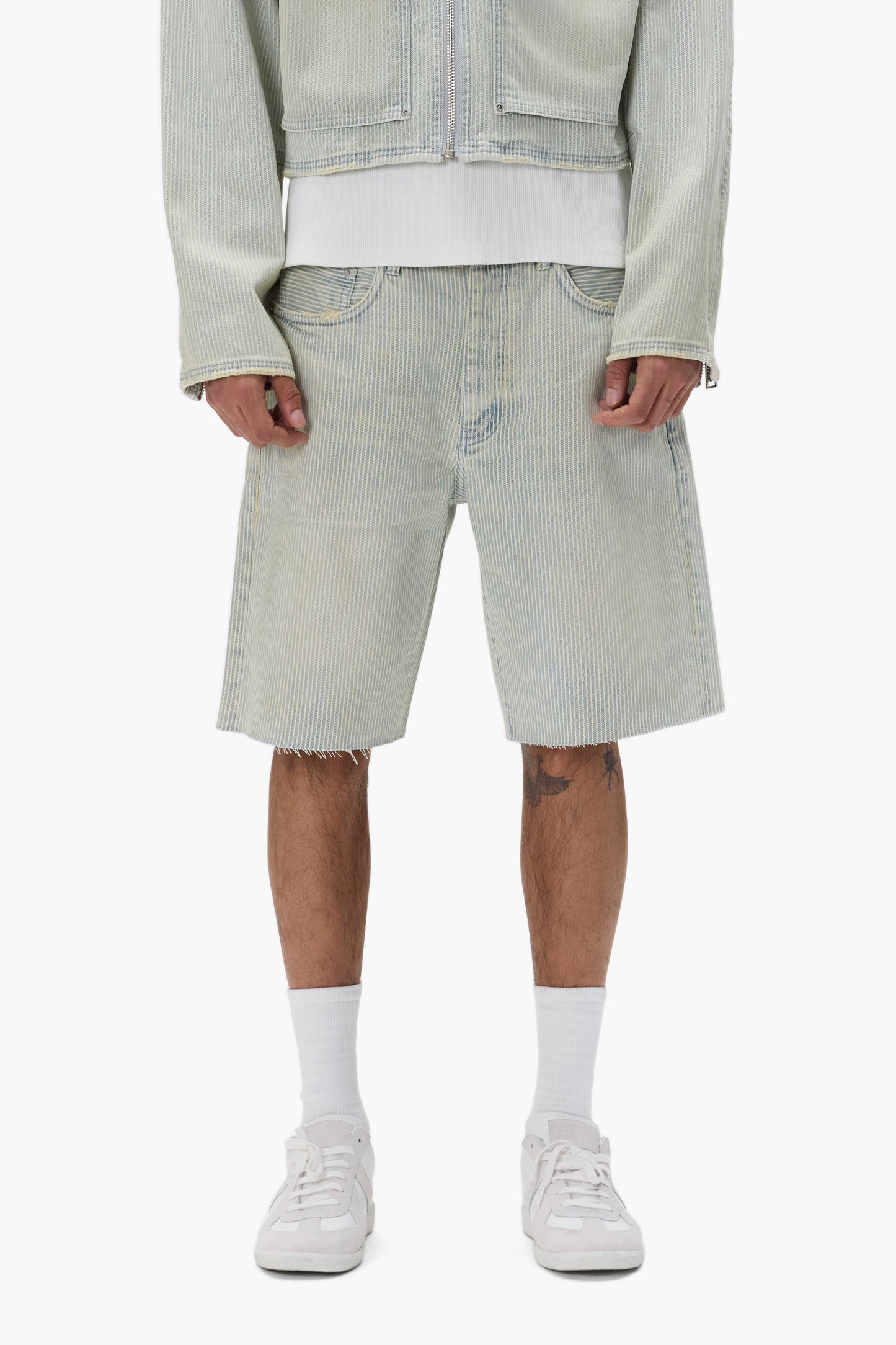 P059 Hickory Short